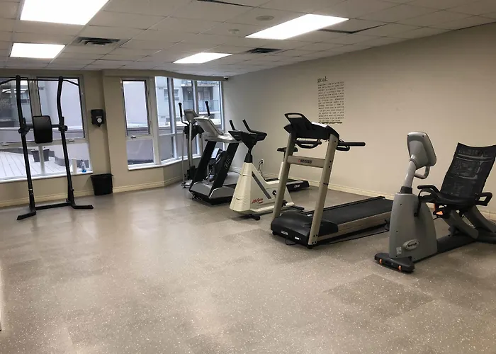 Tosuites - Signatures On Bloor Toronto